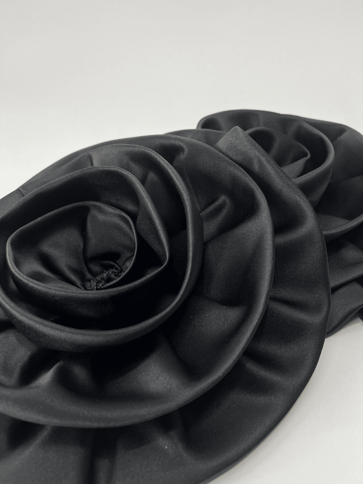 Ceva Camellia Flower Satin Gloves In Black - Image 4