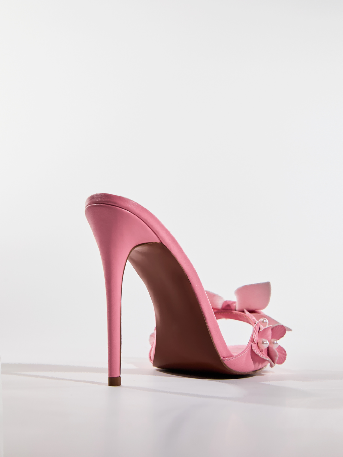 Grain Pearl Flower Slippers In Pink - Image 6