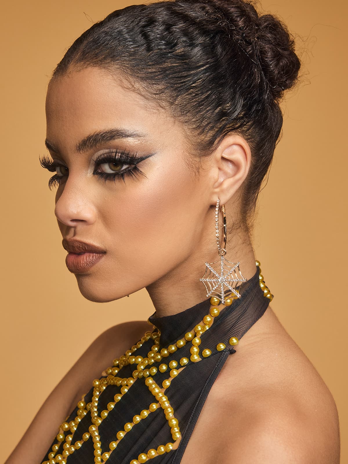 Palta Rhinestone Cobweb Earrings - Image 4