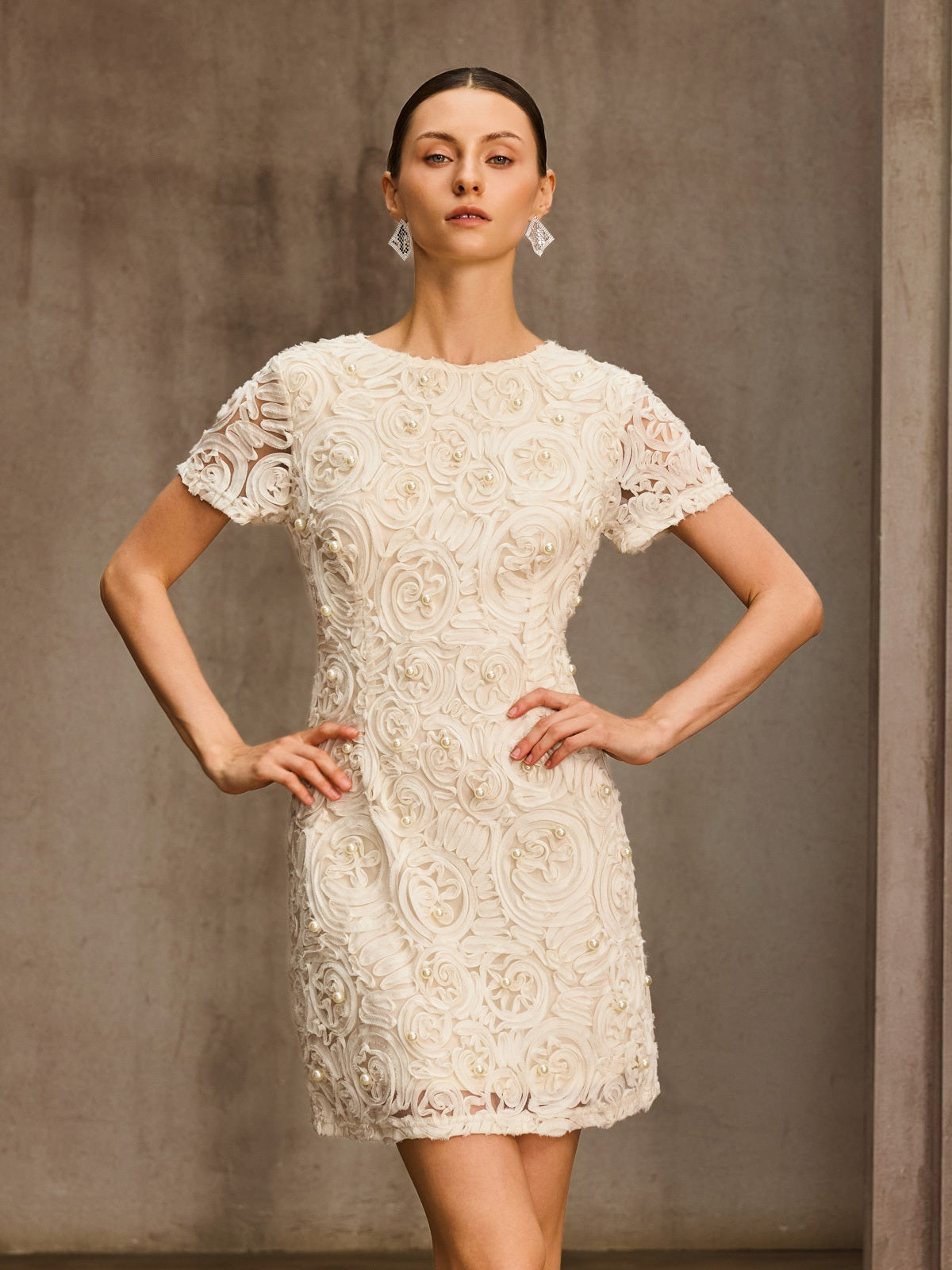 Lytheron Short Sleeve Pearl Floral Mini Dress - Image 4