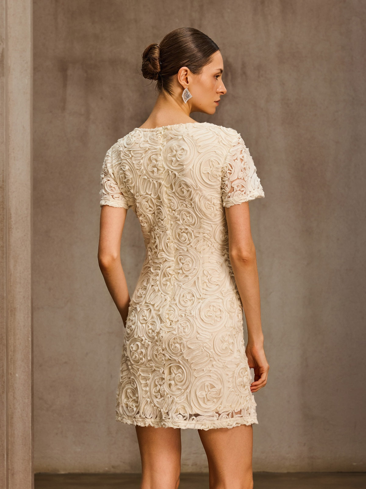 Lytheron Short Sleeve Pearl Floral Mini Dress - Image 7