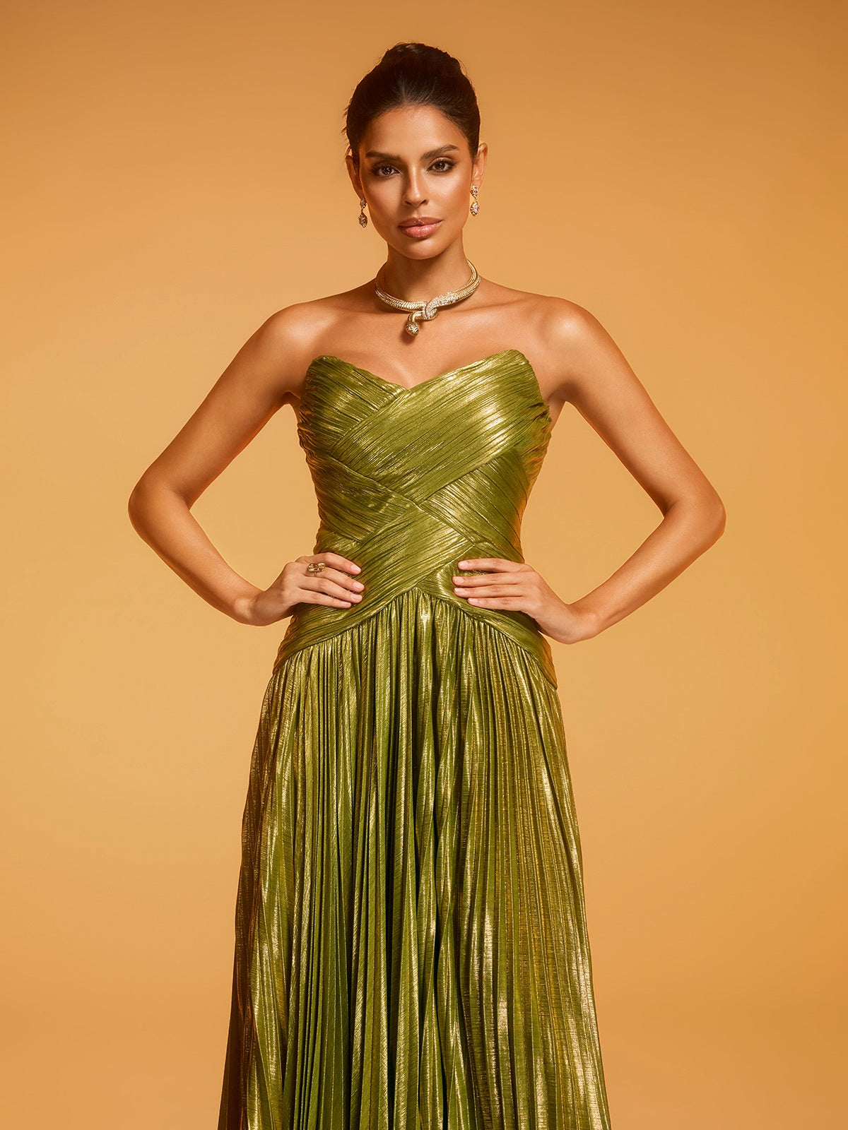 Quvory Strapless Split Pleated Maxi Dress - Image 3