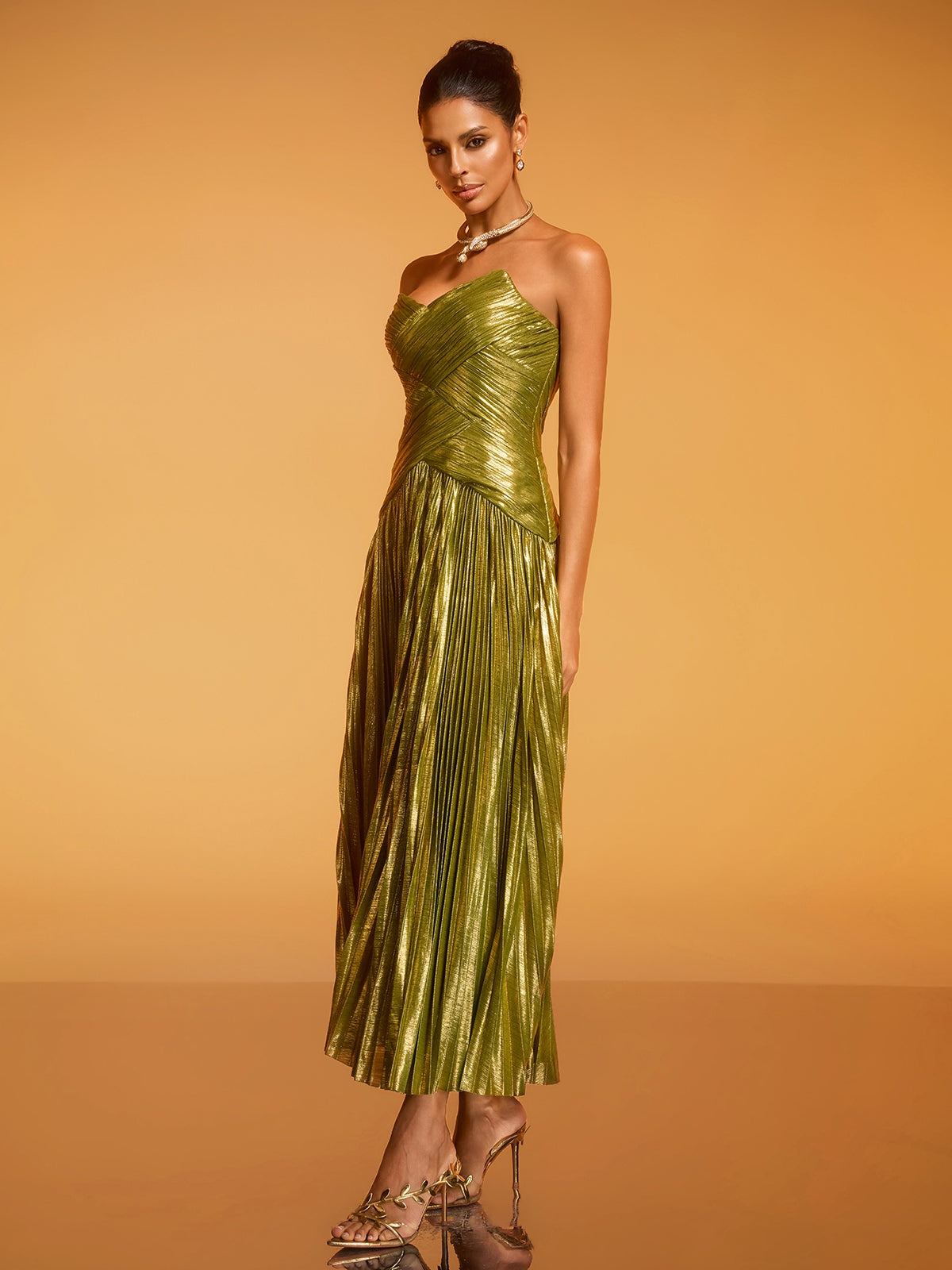 Quvory Strapless Split Pleated Maxi Dress - Image 4