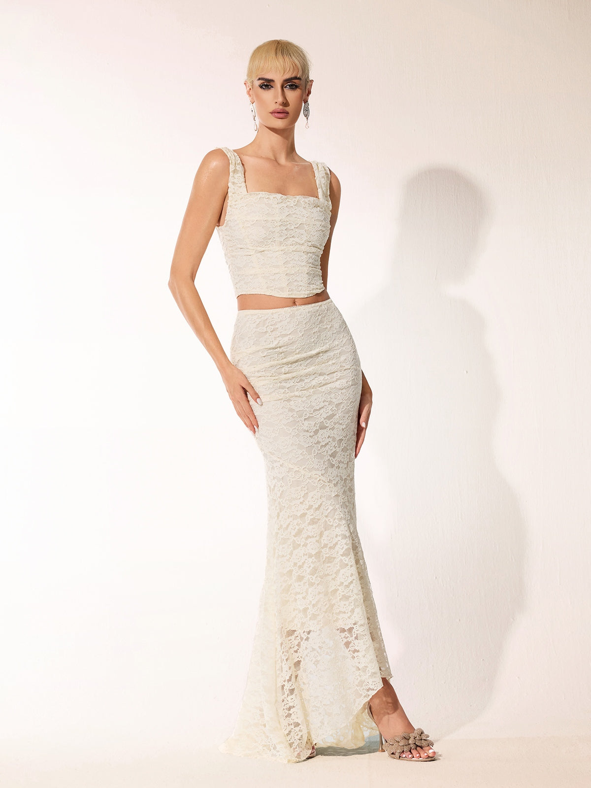 Vaxelyx Sleeveless Lace Skirt Set - Image 3