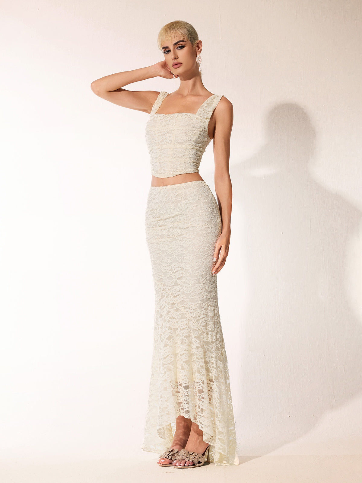 Vaxelyx Sleeveless Lace Skirt Set - Image 4